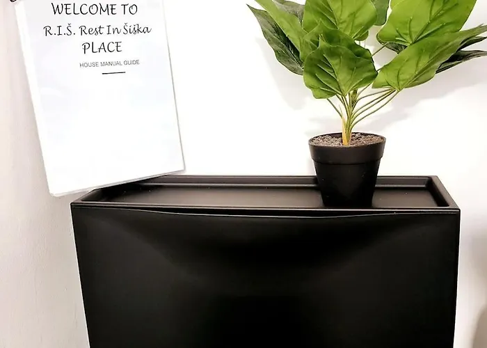 R.i.s.-rest In Siska Duplex リュブリャナ