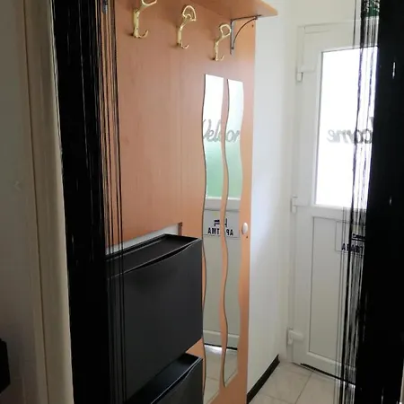 R.i.s.-rest In Siska Duplex Liubliana