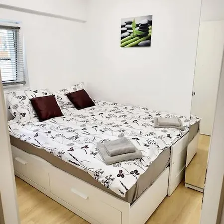 R.i.s.-rest In Siska Duplex Liubliana